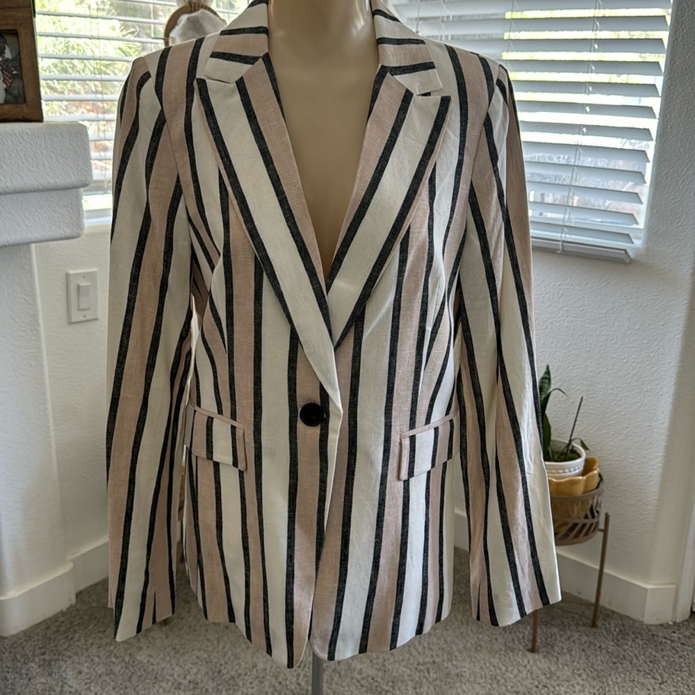 Single breasted, striped linen blazer jacket perfect for work or casual look